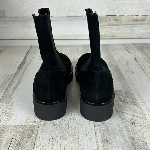 Stuart Weitzman Henley Chelsea womens 9B Black Suede Ankle Boots - Picture 4 of 11